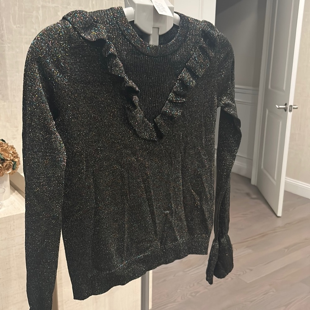 New worn with tag Sweater with sparkling thread